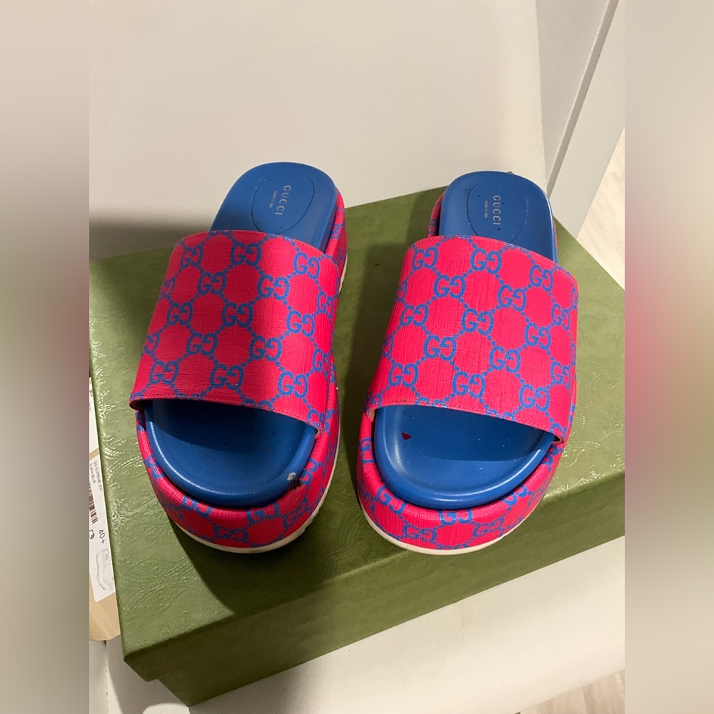Gucci Sandals 💕💜